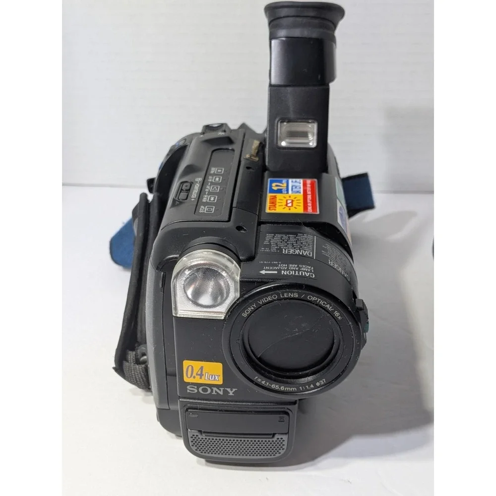 Sony Handycam CCD-TR67 8mm Analog Camcorder Battery And Charger Tested Working